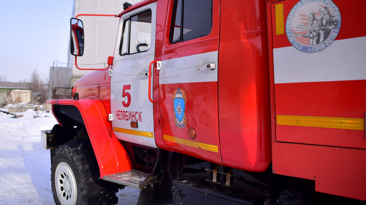 В Челябинске из-за пожара в квартире эвакуировались 13 человек