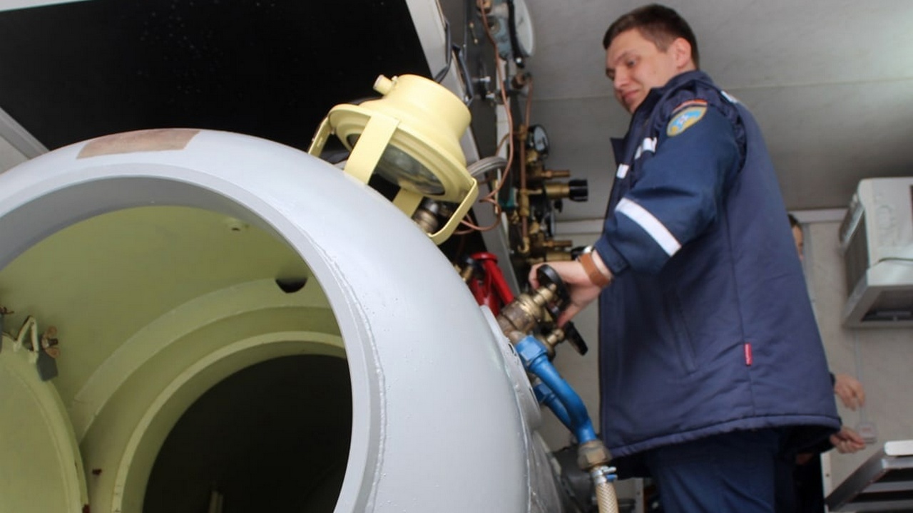 Спасатели Челябинской области прошли подготовку "сухими" подводными погружениями