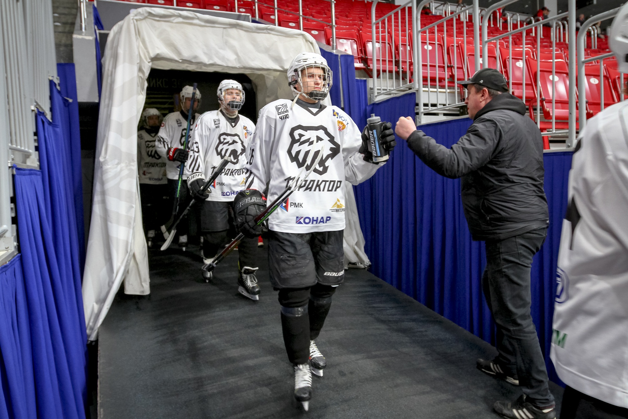 Дом для юных спортсменов: в Челябинске открылась Академия хоккея "Трактор"