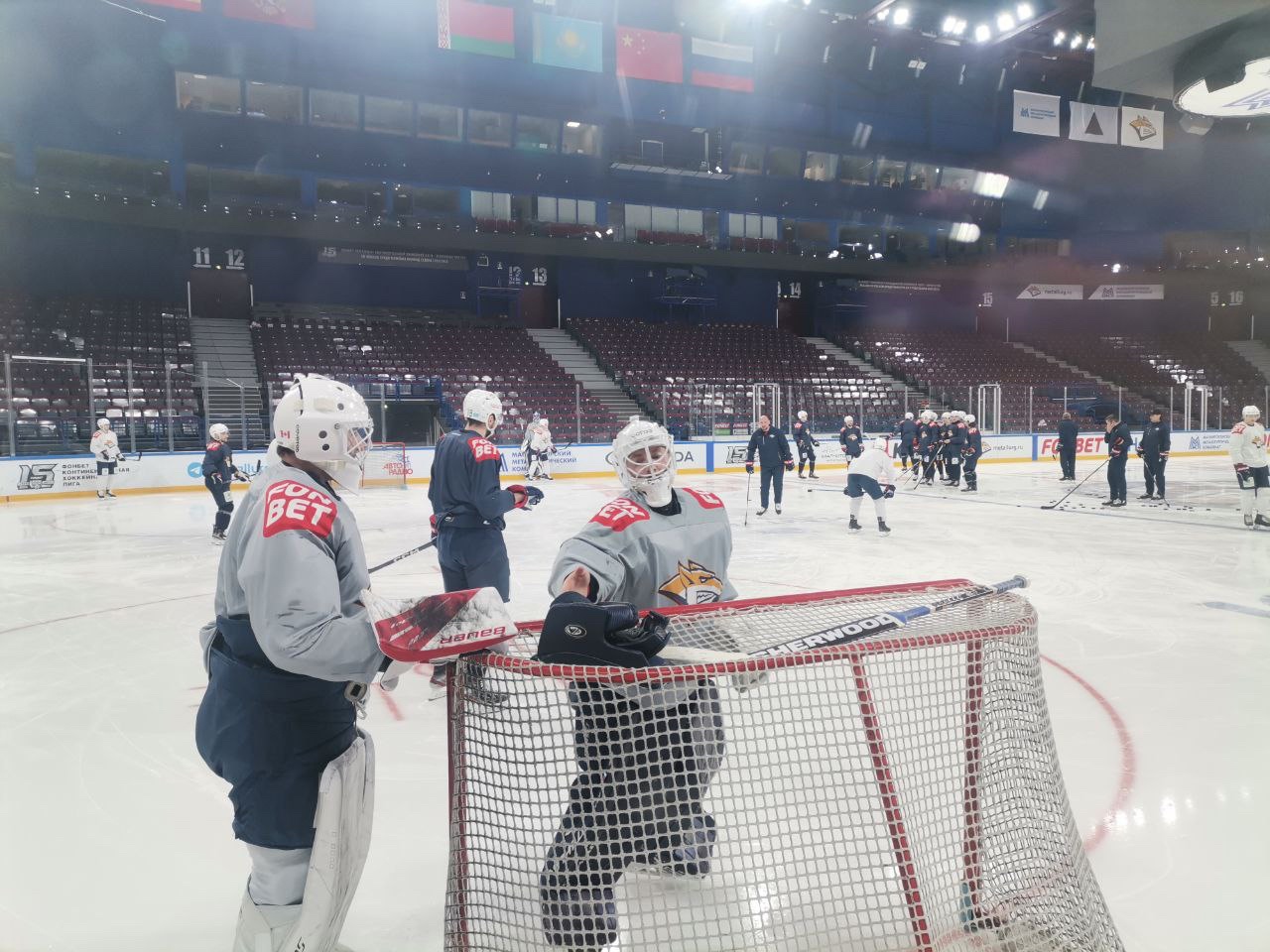 Хоккеисты из Магнитогорска продолжают борьбу за Кубок Гагарина