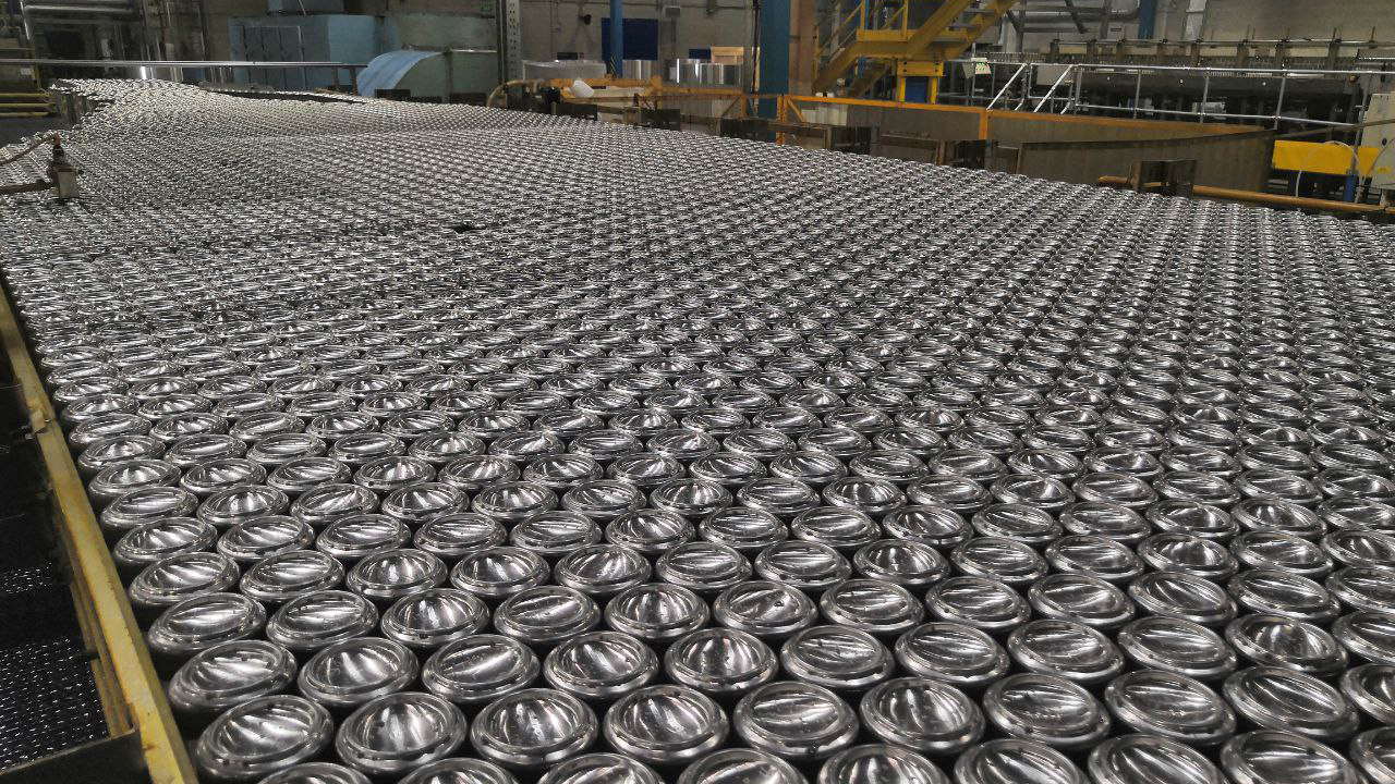 2,5 тысячи в минуту: как устроено производство алюминиевых банок под Челябинском