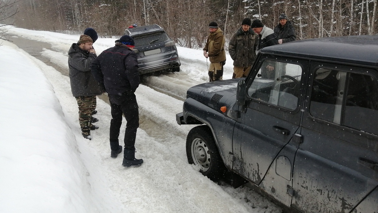 В Челябинской области растаявшим снегом затопило дорогу в национальный парк