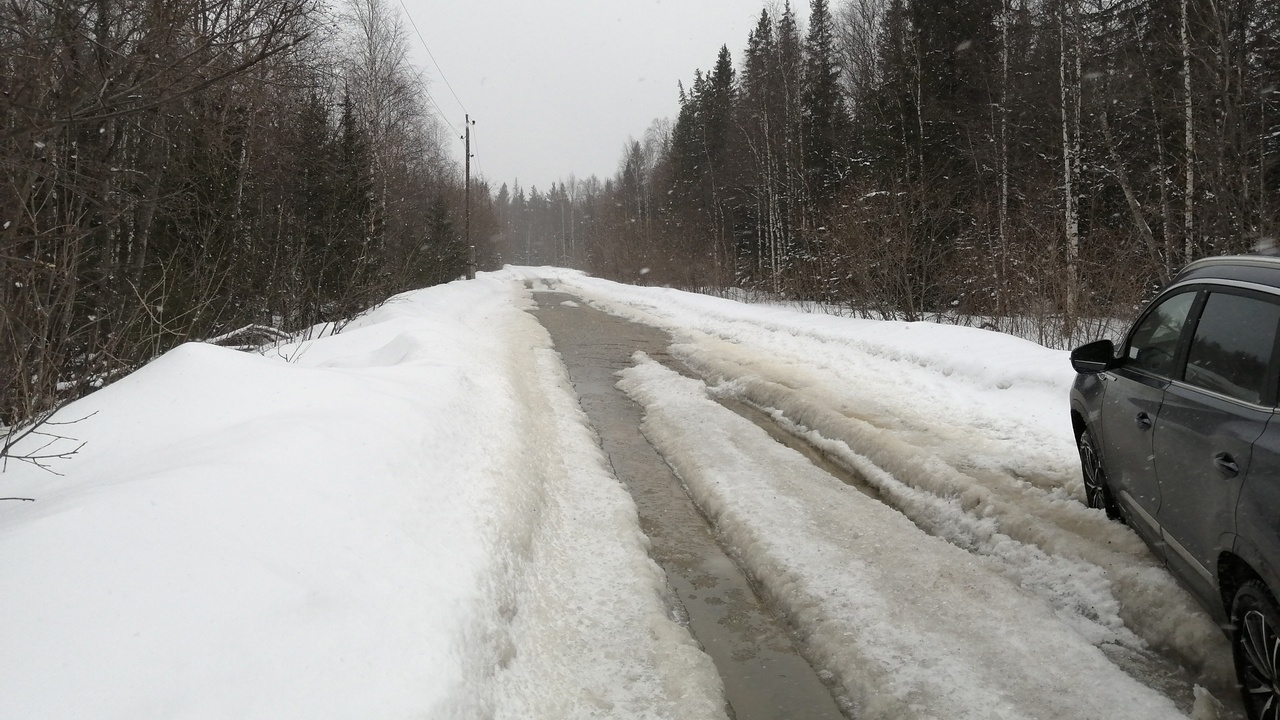 В Челябинской области растаявшим снегом затопило дорогу в национальный парк
