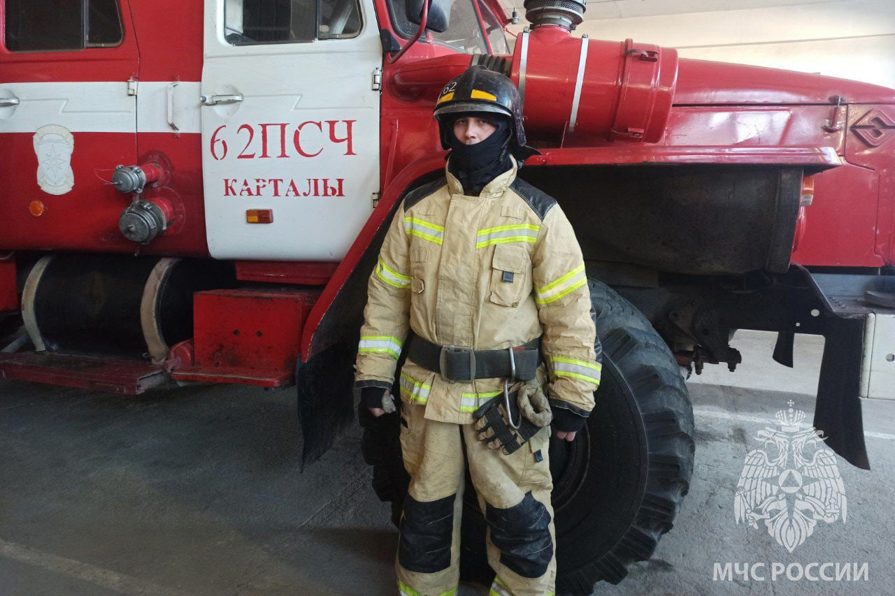 Пожарный спас соседа из горящего дома в Челябинской области