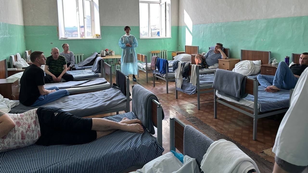 Новое оборудование и ремонт: Ирина Текслер посетила военный госпиталь Челябинска
