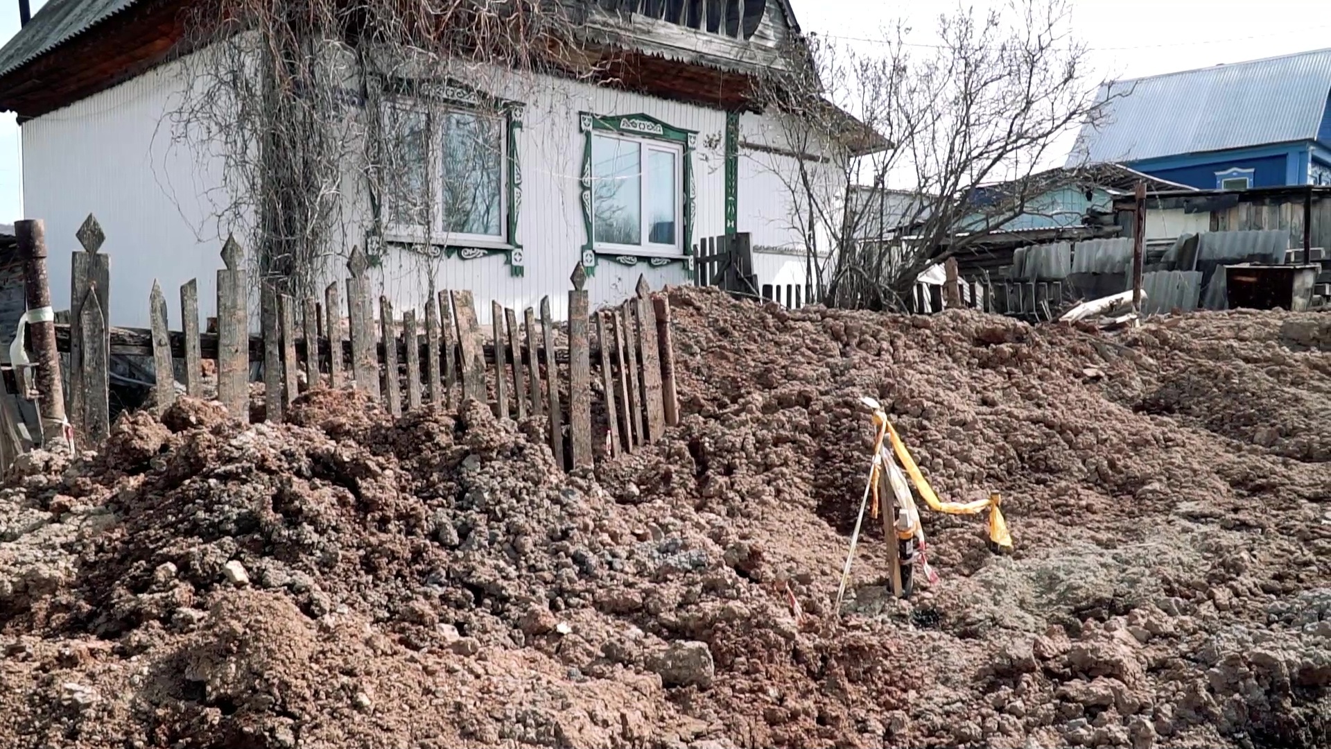 Проводили газ – устроили беспорядок: жители поселка Козинский жалуются на рабочих Проводили газ – устроили беспорядок: жители поселка Козинский жалуются на рабочих