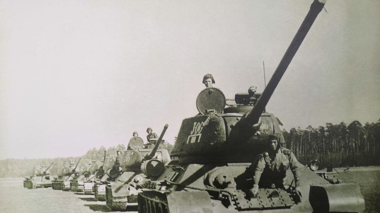 Фотовыставка об истории 63-й танковой дивизии открылась в Челябинске Фотовыставка об истории 63-й танковой дивизии открылась в Челябинске