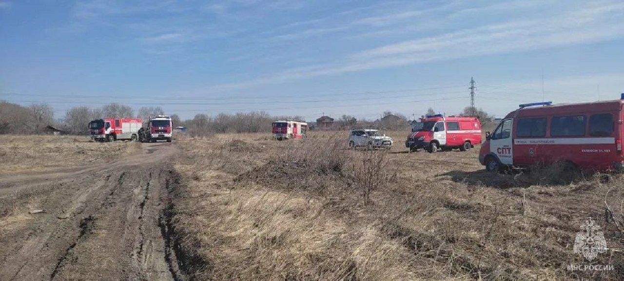 Природный пожар вплотную подошел к поселкам под Челябинском Природный пожар вплотную подошел к поселкам под Челябинском