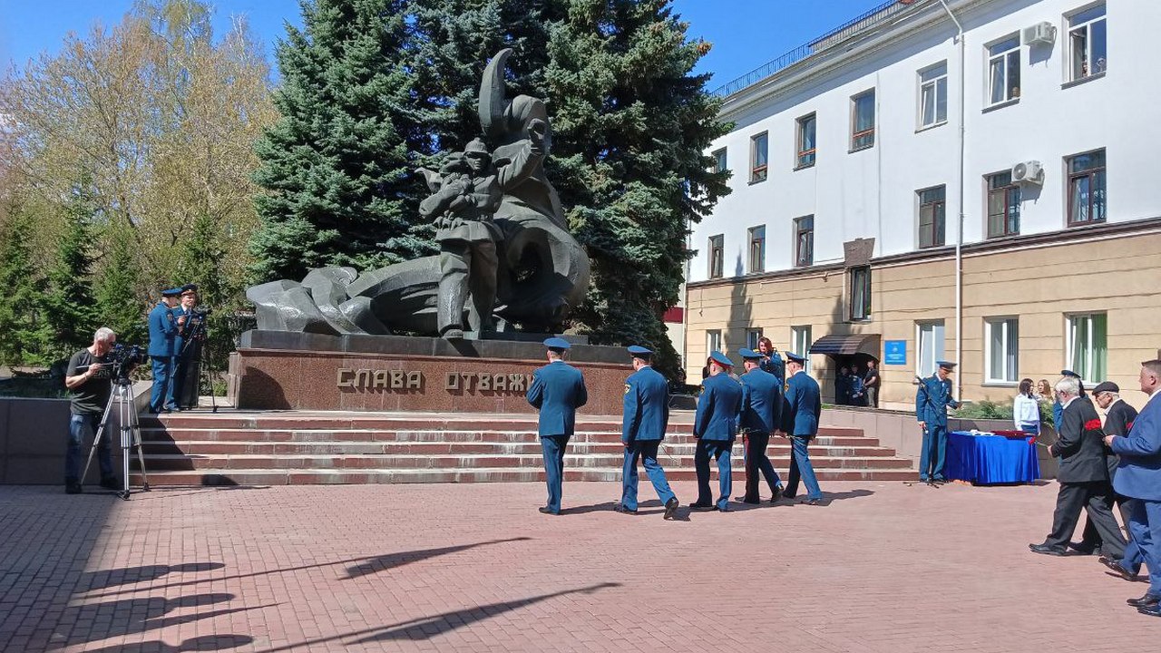Память погибших при исполнении обязанностей пожарных почтили в Челябинске
