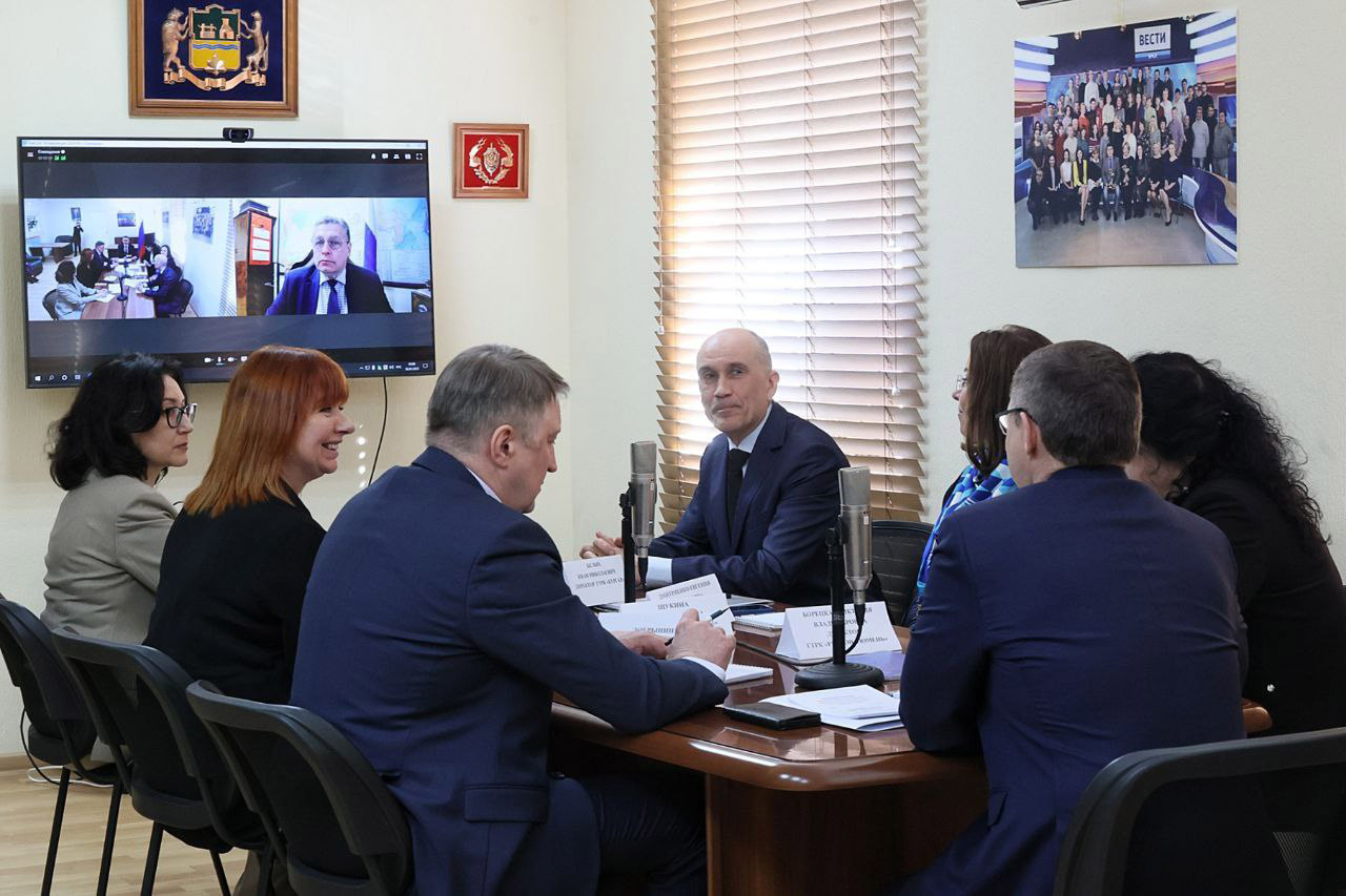 Полпред Владимир Якушев встретился с руководителями филиалов ВГТРК УрФО Полпред Владимир Якушев встретился с руководителями филиалов ВГТРК УрФО