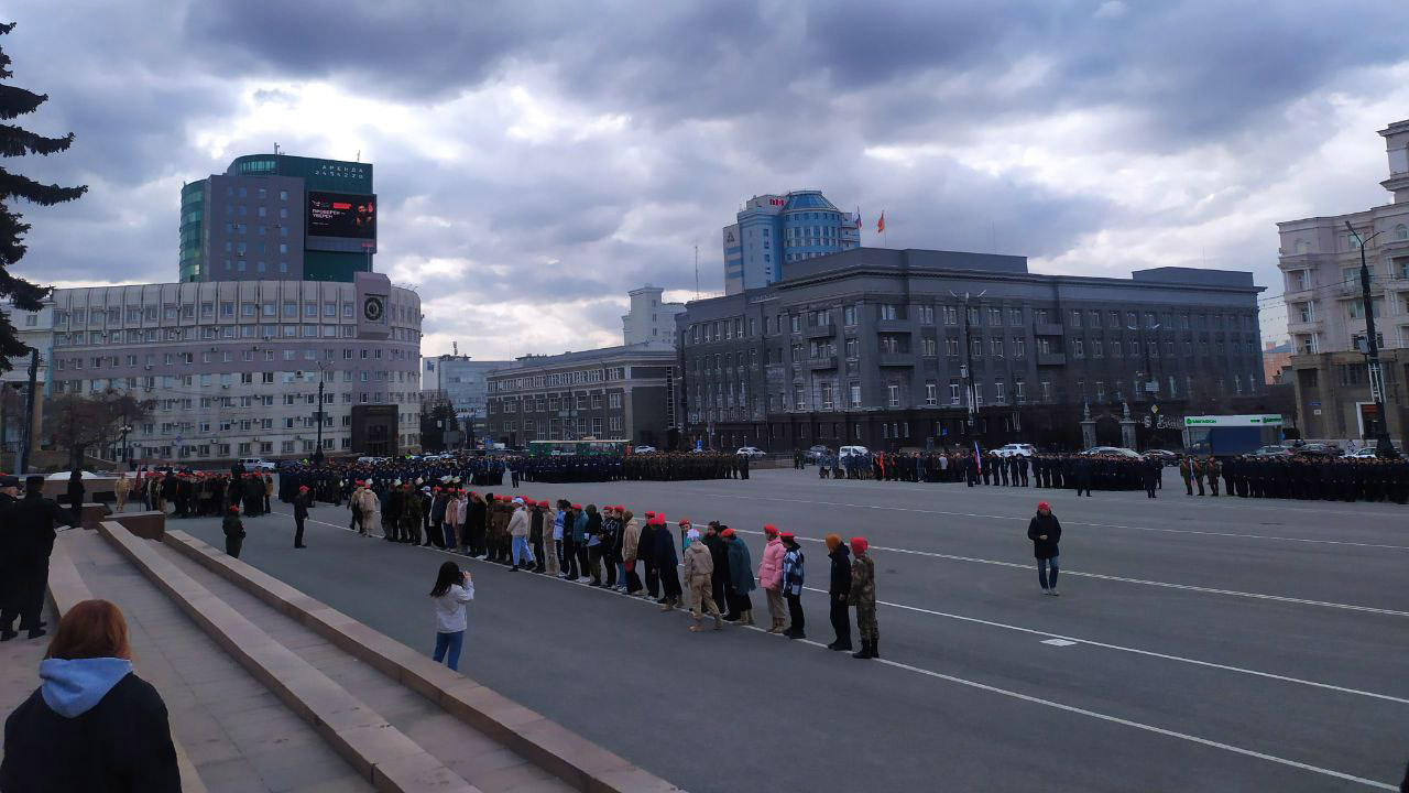 В Челябинске закроют площадь Революции для пешеходов из-за подготовки ко Дню Победы