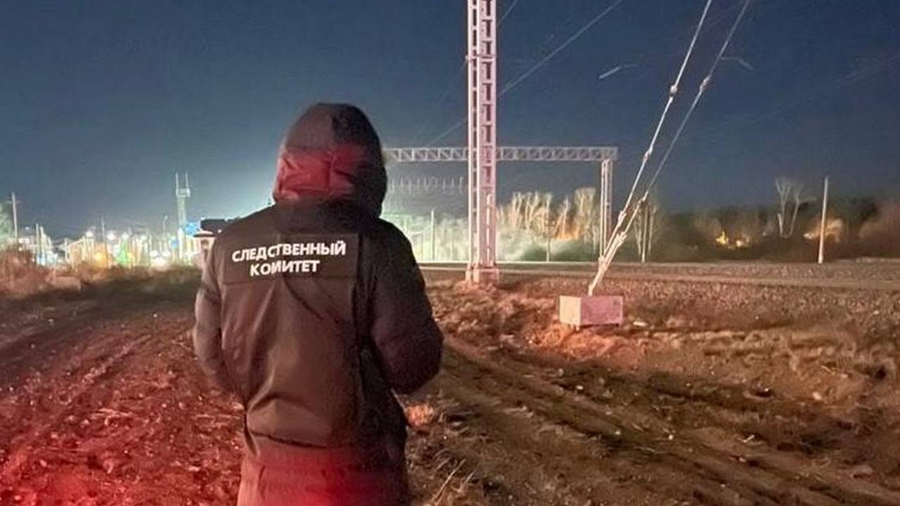В Челябинской области грузовой поезд насмерть сбил мужчину