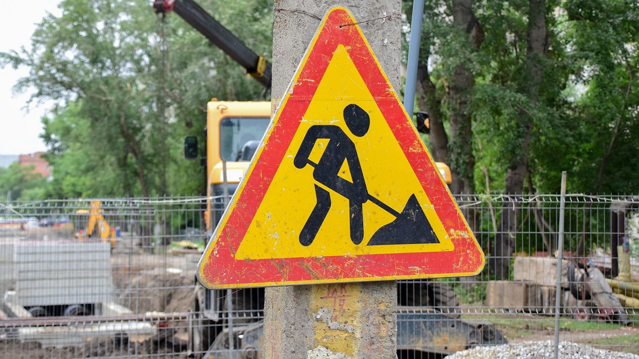 В Челябинске продолжаются дорожные ремонтные работы 