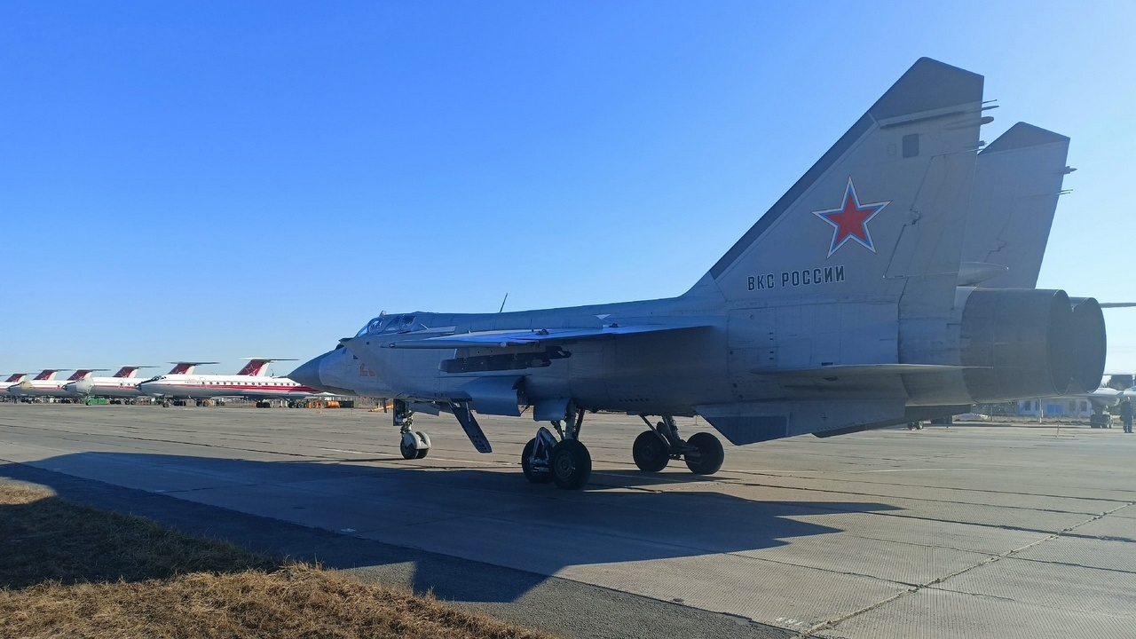 В небе над Челябинском военные провели масштабные учения