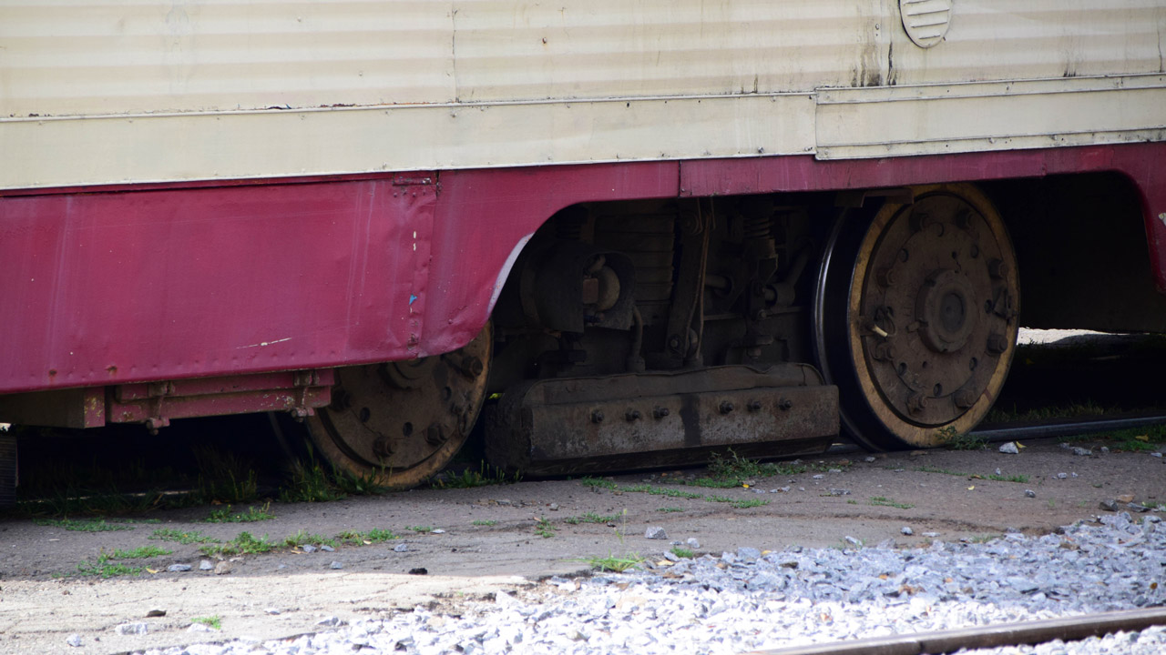 Трамвай столкнулся с большегрузом в Челябинске ВИДЕО