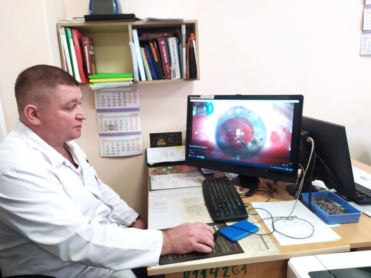 Один глаз на двоих: врачи в Челябинске спасли шахтеров после взрыва в штольне