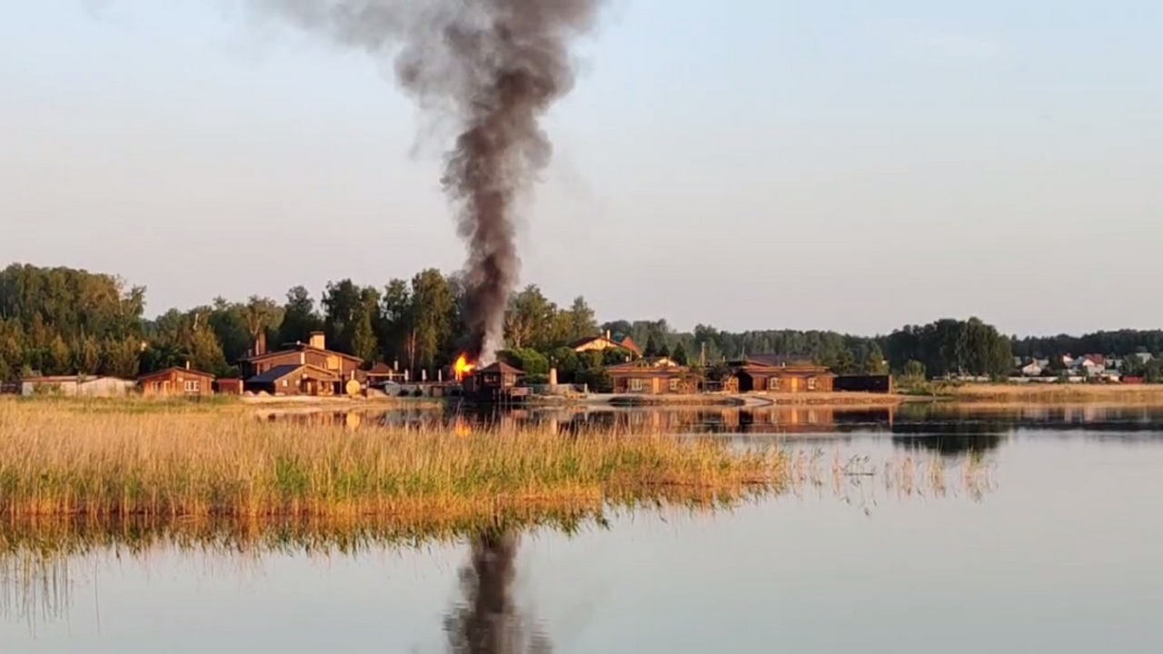 В отеле на берегу озера Малый Кременкуль чуть не сгорела баня