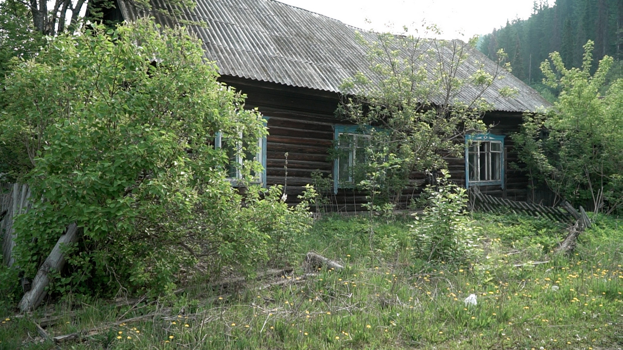 Потолок – на подпорке: как поселок на Южном Урале борется за ветхий ФАП