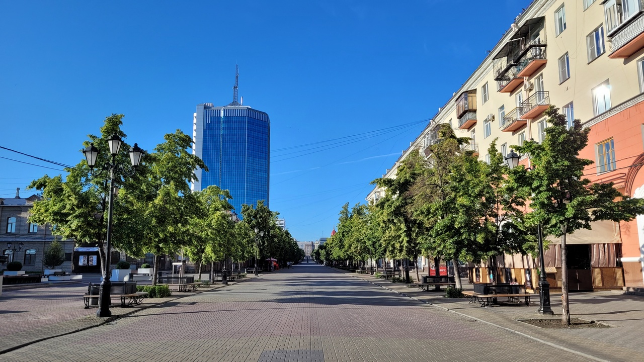 Глава Челябинска потребовала усилить уборку мусора на Кировке Глава Челябинска потребовала усилить уборку мусора на Кировке