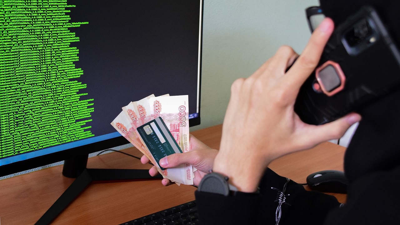 Более миллиона рублей отдала мошенникам пенсионерка из Челябинской области