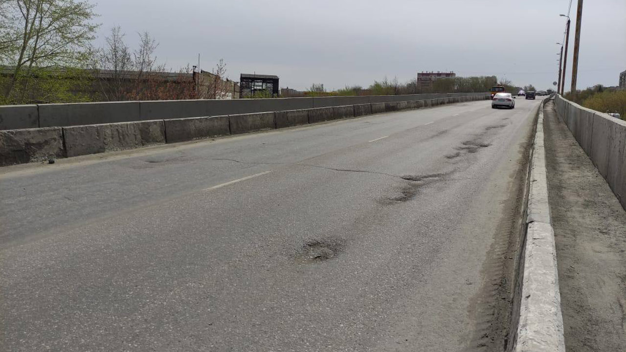 В Челябинске приступают к ремонту моста, связывающего два района В Челябинске приступают к ремонту моста, связывающего два района