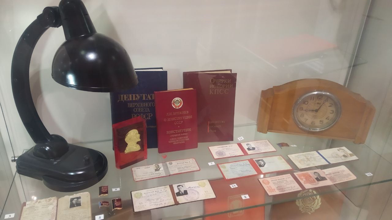 Ящик для голосования и значки депутатов: чем удивляет музей ЗСО в Челябинской области 