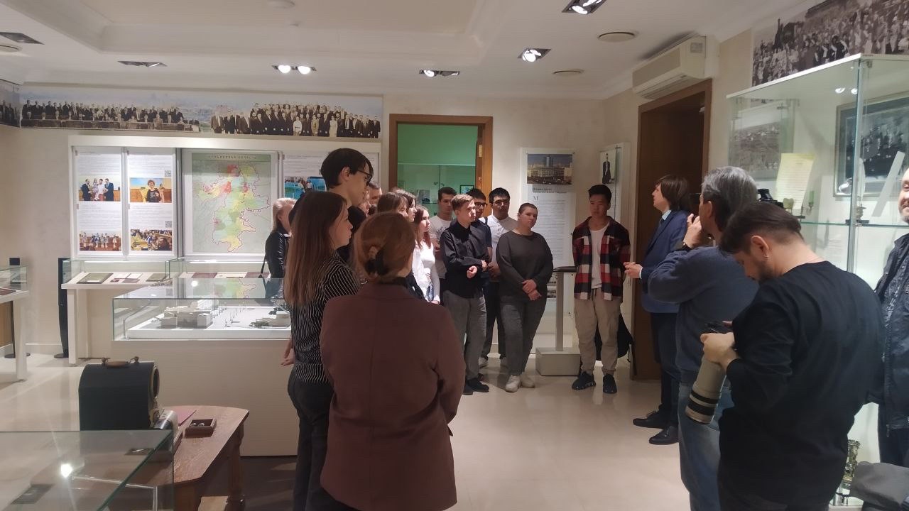 Ящик для голосования и значки депутатов: чем удивляет музей ЗСО в Челябинской области 