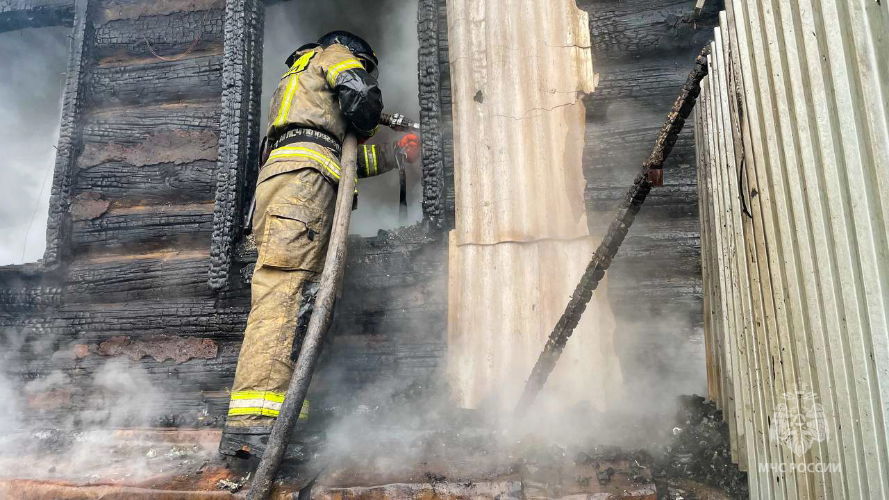 Два человека погибли при пожарах в Челябинской области