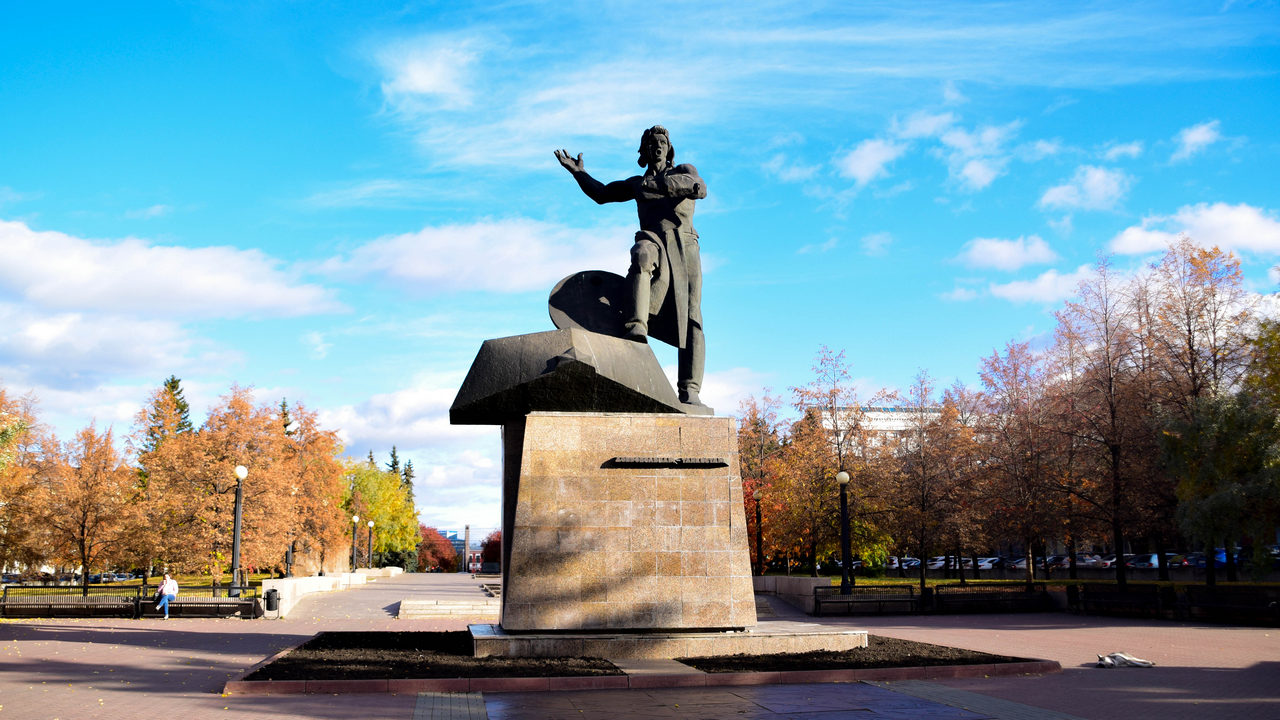 Выставка "Урал - опорный край державы" открылась в Челябинске Выставка "Урал - опорный край державы" открылась в Челябинске