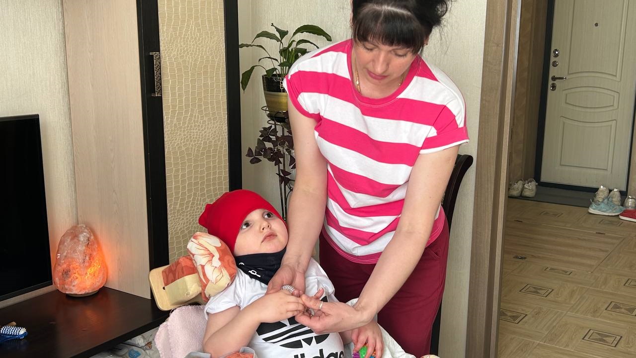 В Челябинской области помогают восстановиться 5-летнему мальчику, который выпал из окна