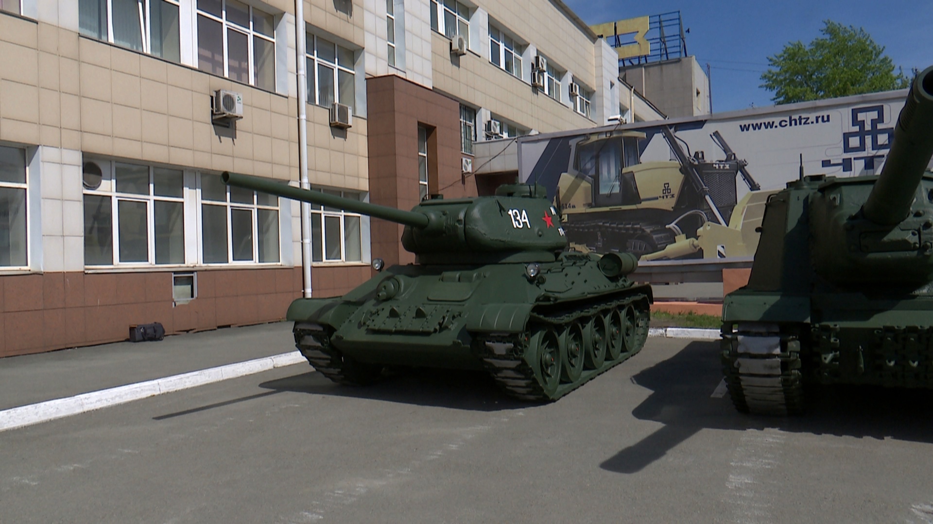 Легендарные танки: как готовят технику к параду Победы в Челябинске 