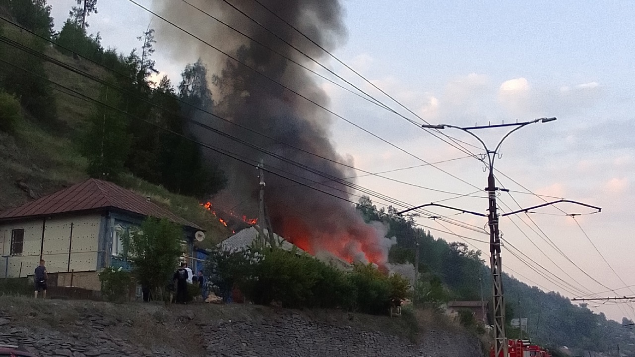 Из-за короткого замыкания в Челябинской области чуть не сгорели несколько домов