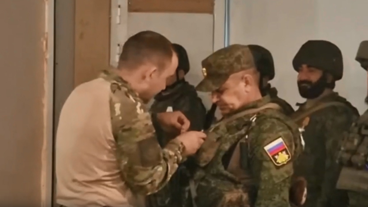 Челябинец с позывным "Ангел" получил в ДНР медаль за отвагу
