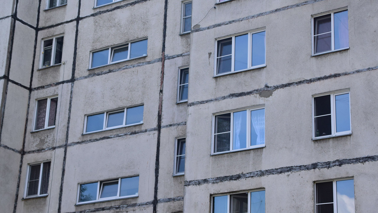 В Магнитогорске сняли на видео опасные развлечения подростков на высоте