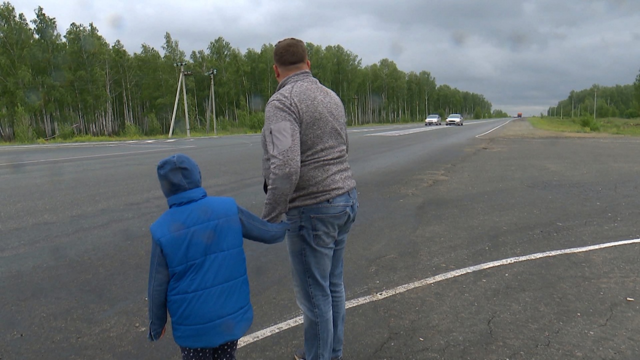 Жители поселков под Челябинском пожаловались на отсутствие переходов через трассу