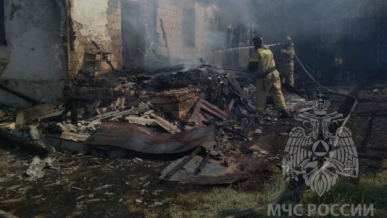 Мужчина погиб при пожаре в жилом доме в Челябинской области