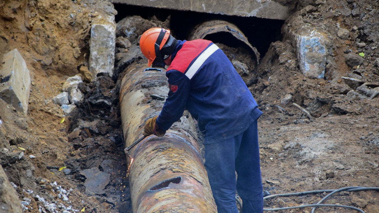 Месяц без воды: в Металлургическом районе Челябинска продлят опрессовку на 2 недели