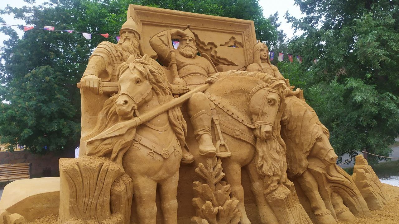 Фестиваль песочных скульптур открылся в Челябинске