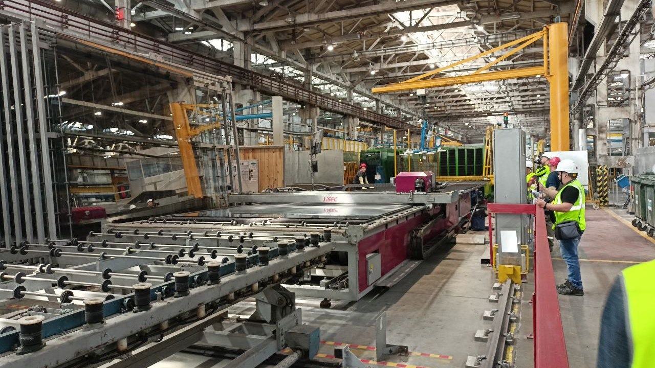 Первое в России производство сверхбольших стеклопакетов запустили в Челябинске