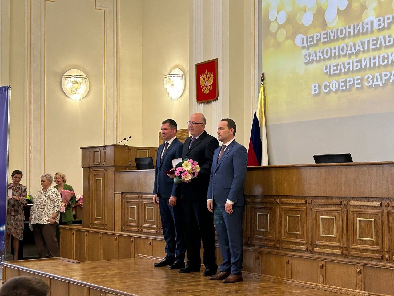 В преддверии дня медицинского работника в Челябинске наградили 60 лучших врачей 