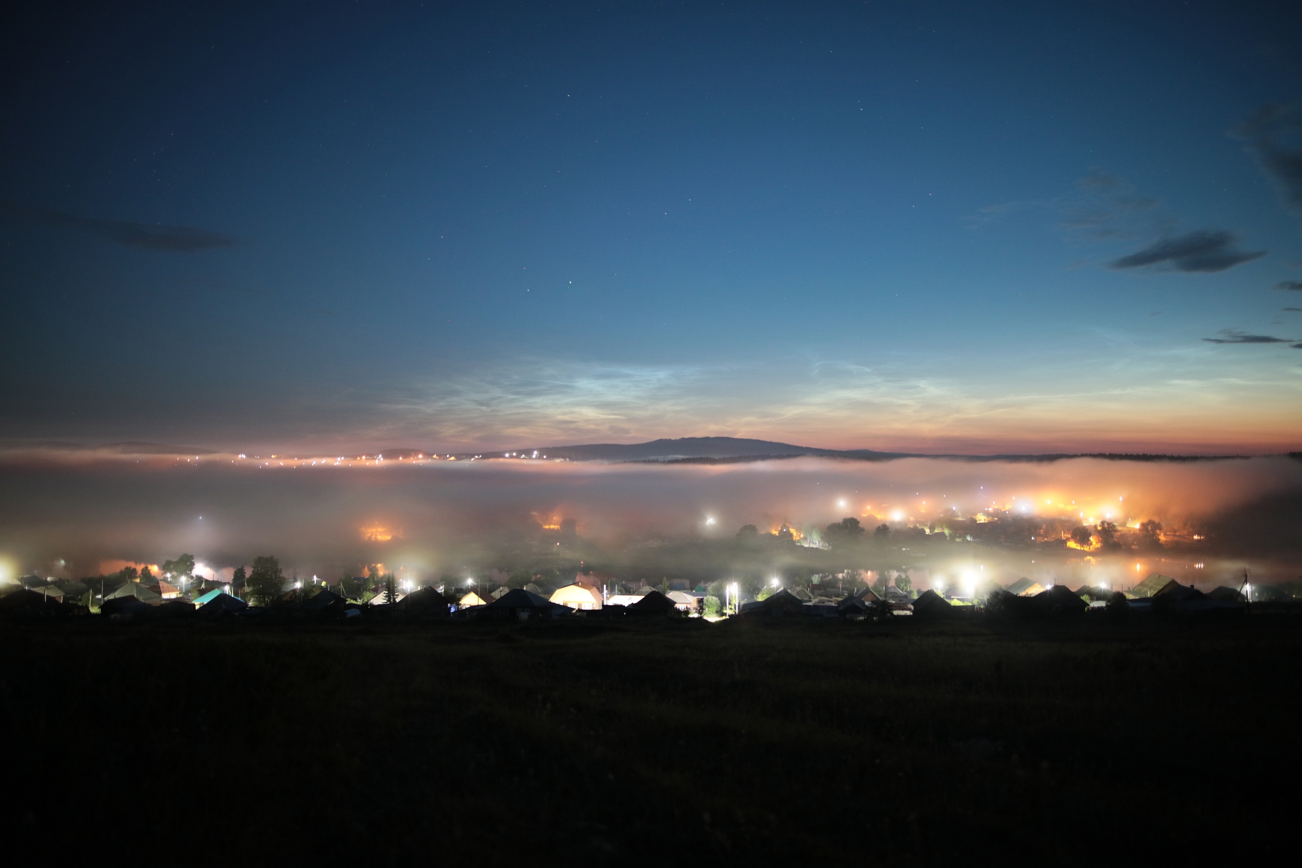 Серебристые облака засветились в небе над Челябинской областью 
