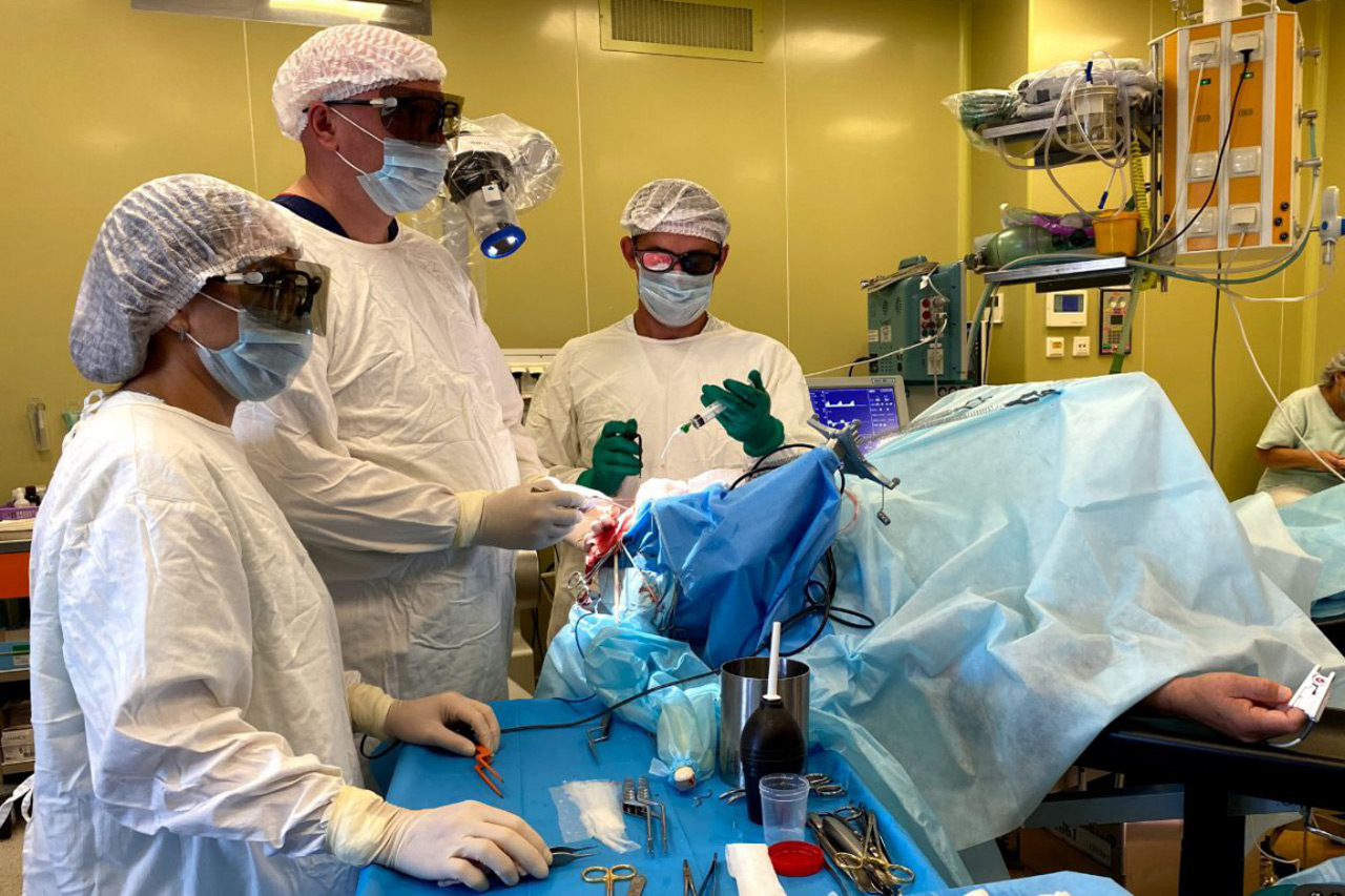 Операции в 3D-очках проводят хирурги в Челябинском онкоцентре