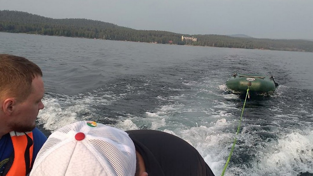 На озере Тургояк в шторм едва не погибли 3 туриста из Ижевска 