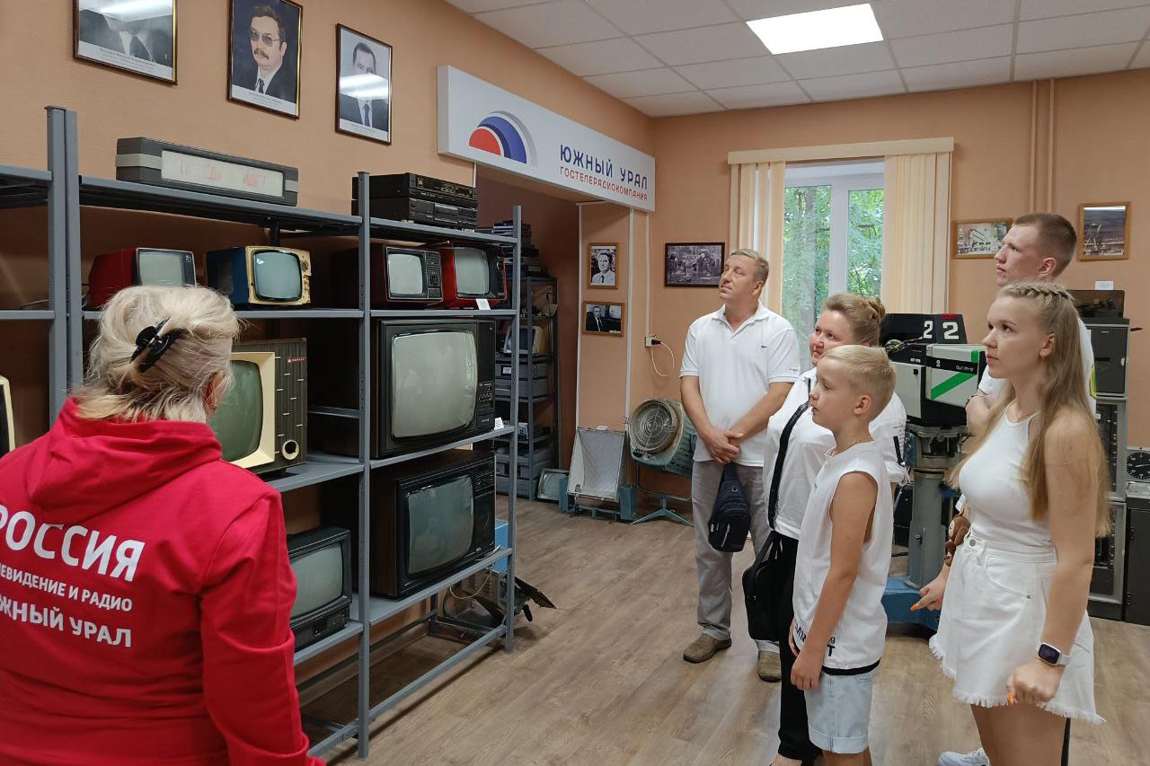 ГТРК "Южный Урал" провела экскурсию для победителей проекта "Найди подарок" ГТРК "Южный Урал" провела экскурсию для победителей проекта "Найди подарок"