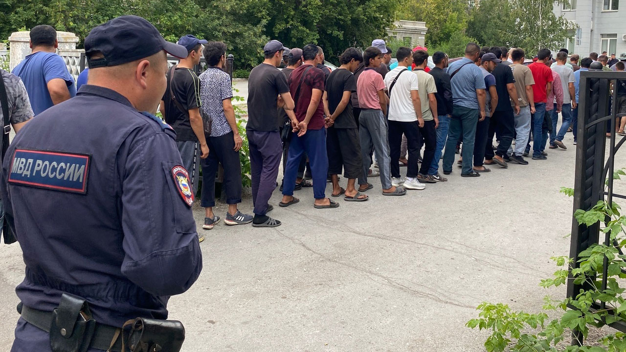 Почти 700 нарушений среди мигрантов выявили в Челябинской области