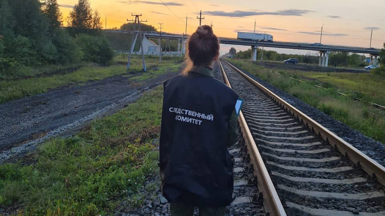 Пассажирский поезд насмерть сбил мужчину в Челябинске