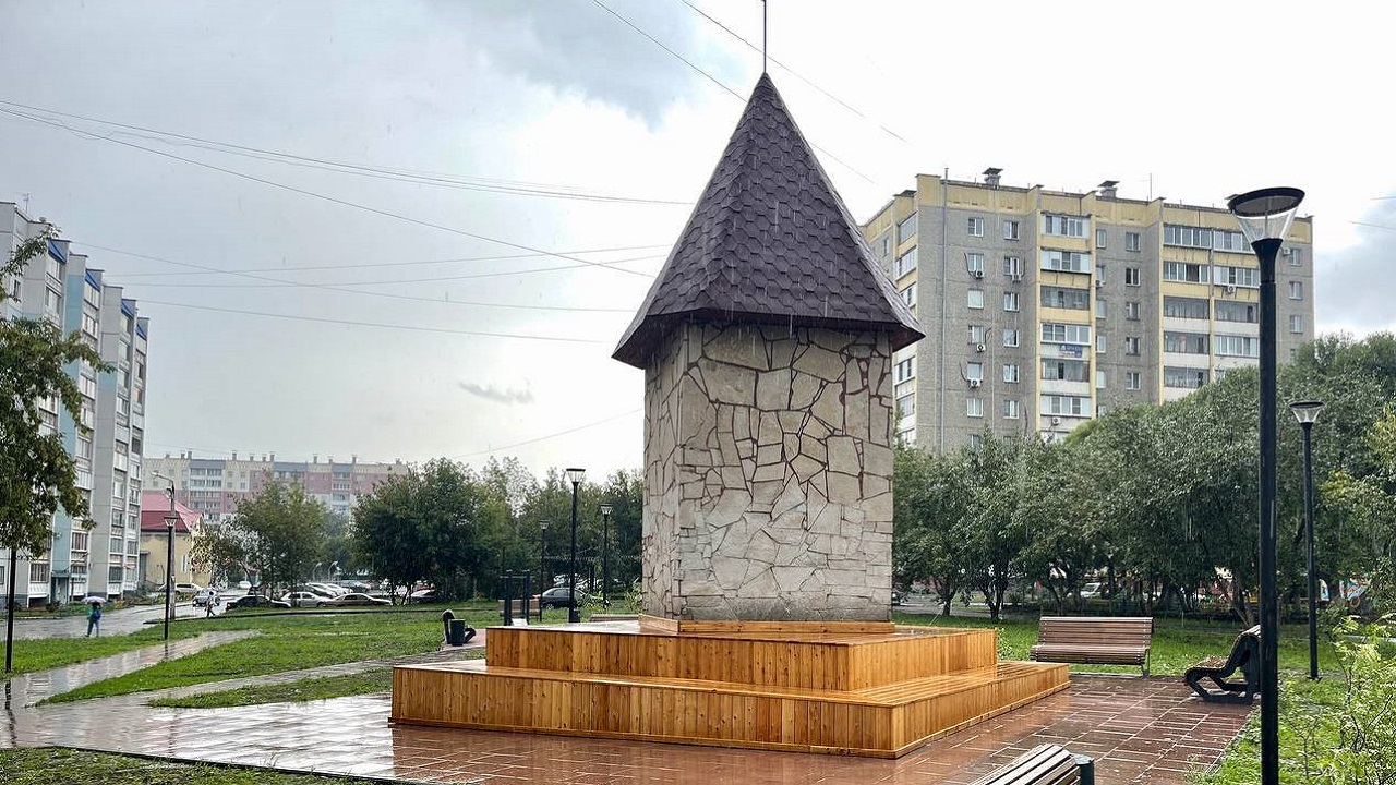 Сквер с часовой башней реконструировали в Челябинске