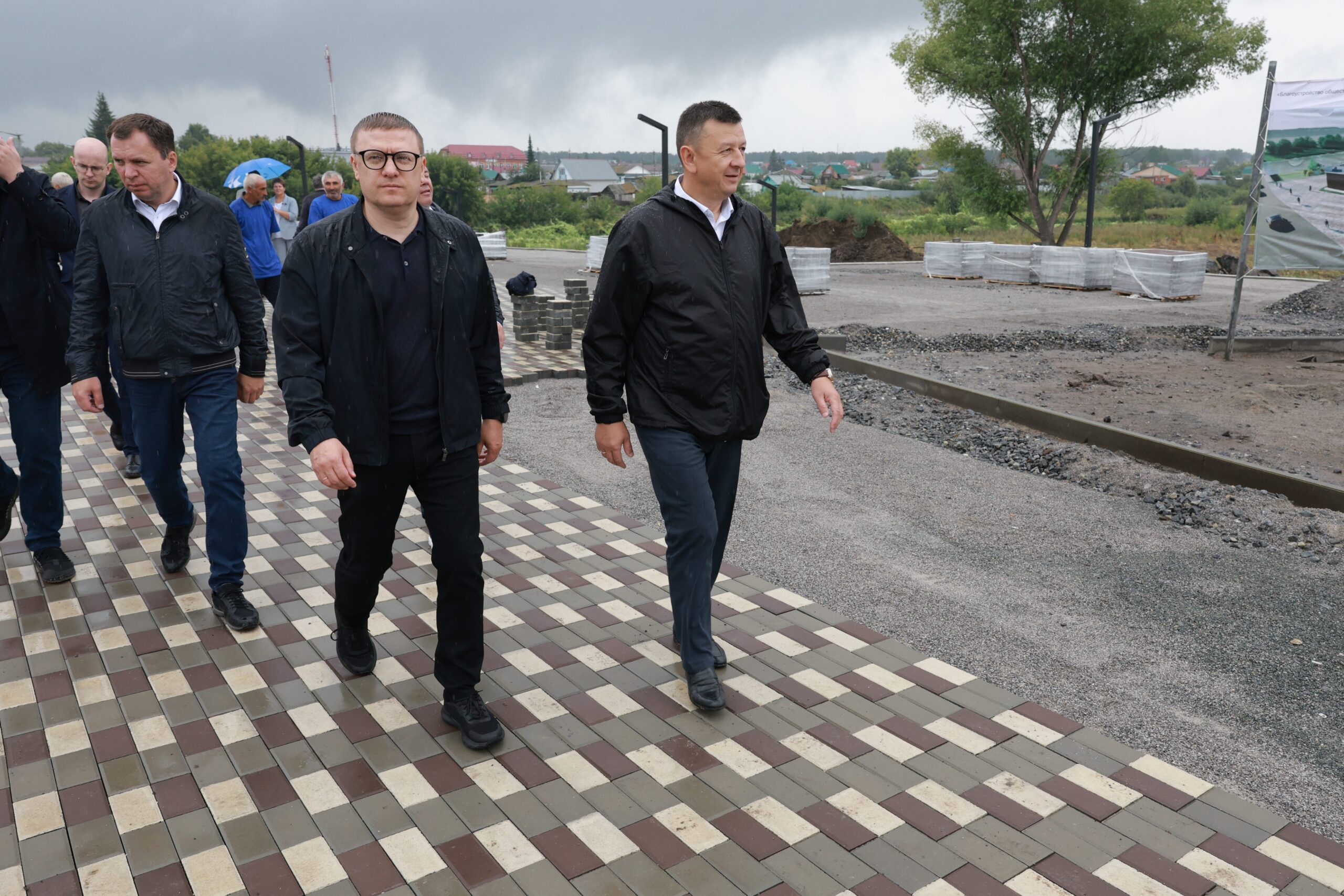 Губернатор Алексей Текслер раскритиковал промедления при работах на набережной Губернатор Алексей Текслер раскритиковал промедления при работах на набережной