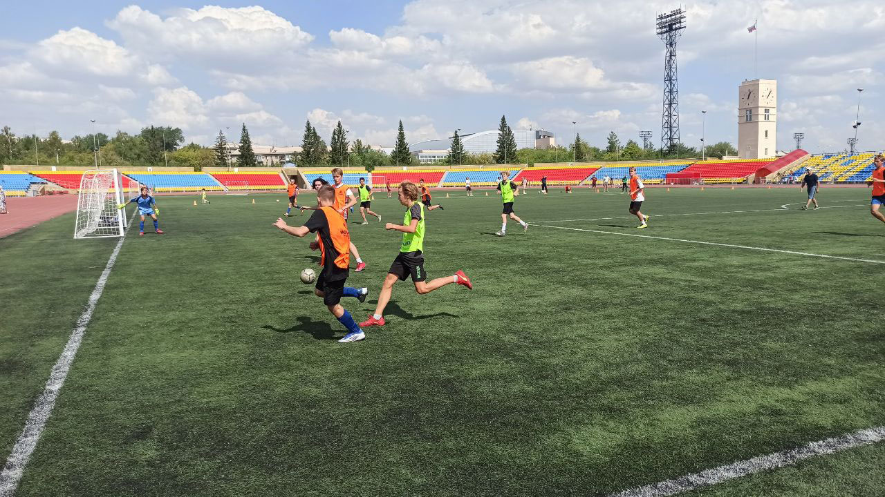 Турнир по футболу среди дворовых команд прошел в Магнитогорске