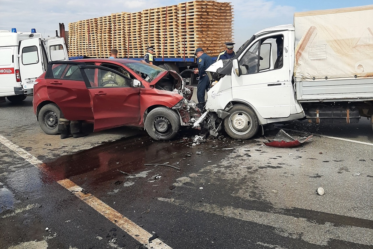 Под Челябинском нетрезвый водитель попал в ДТП с 3 пострадавшими Под Челябинском нетрезвый водитель попал в ДТП с 3 пострадавшими
